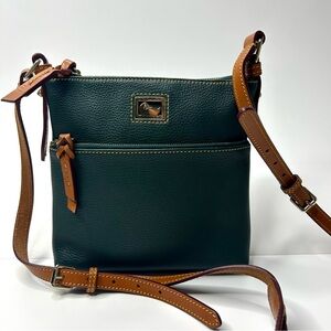 DOONEY & BOURKE letter carrier pebble grain forest green cross body purse